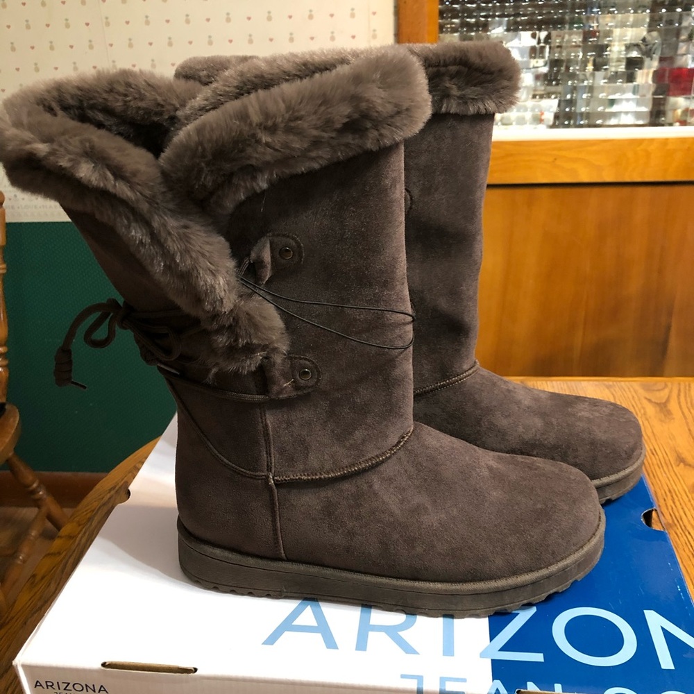 Women’s Arizona AZ Shaw Truffle Boots NWT Size 8